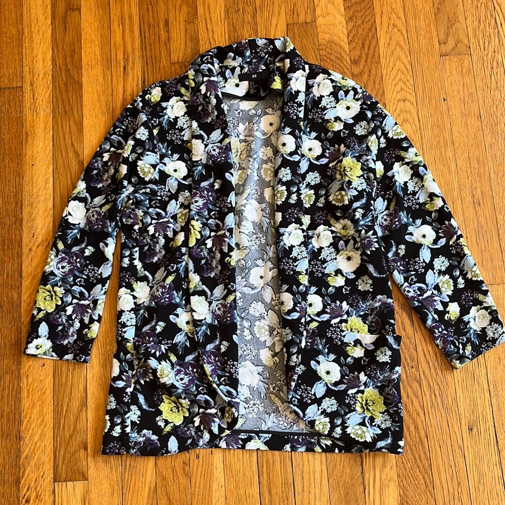 H&M Relaxed Floral Blazer- Size Small
